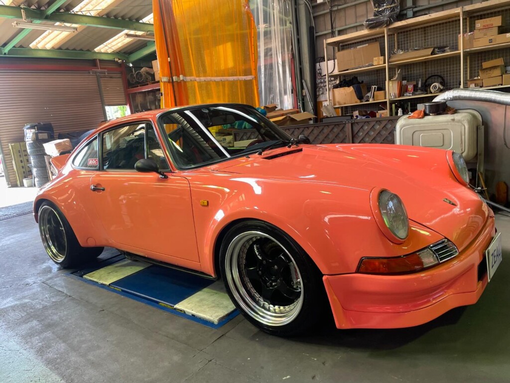 ポルシェ911SC 3.6仕上がり納車完了️ディアブロは車検メンテナンスほぼ終わり後はガスのクリアー️どうする️アウディTTRS、基本整備️997ターボ車検整備プラスアルファ️今週もバタバタだよそれぞれに問題抱えてるのを１つ１つ解決してかないとね️忙しいからバム店長は事務所で退屈してます(誰かおやつ差し入れくれないかな？)BYバム#ポルシェチューニング#911エンジンスワップ#ランボルギーニ#ディアブロ正規車検#スーパースポーツカーメンテナンス#ジールプロ